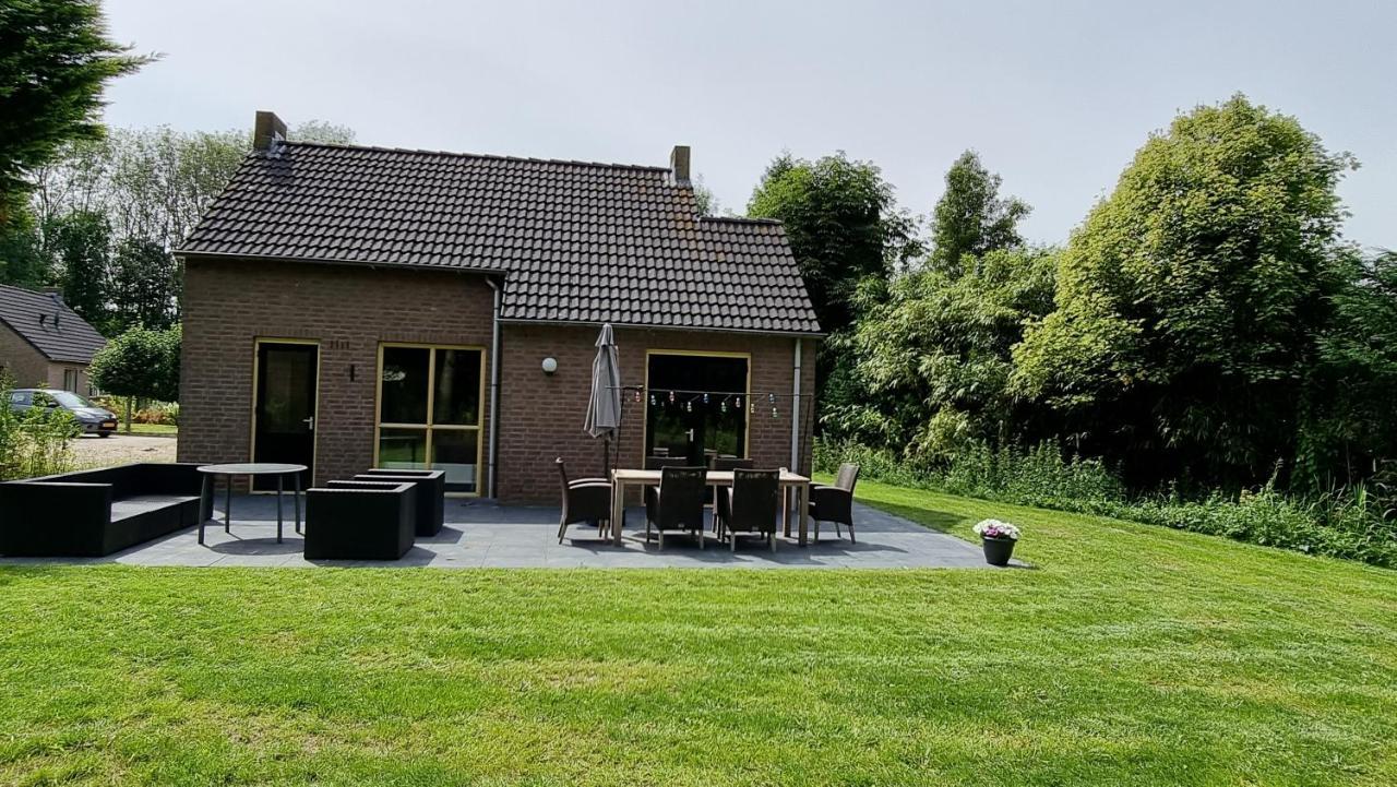 Holiday home Recreatiewoning Maas En Waal 72 Ewijk